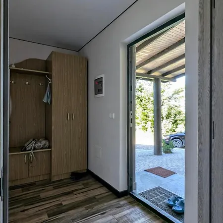 Holiday home хата над гуком